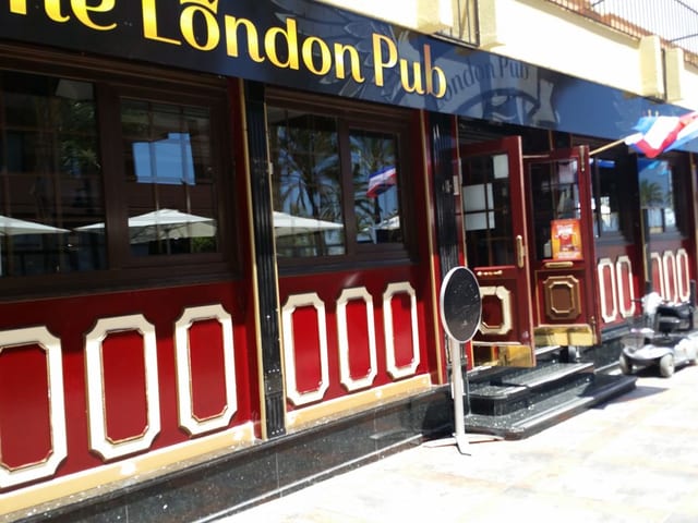 Hal's Pub