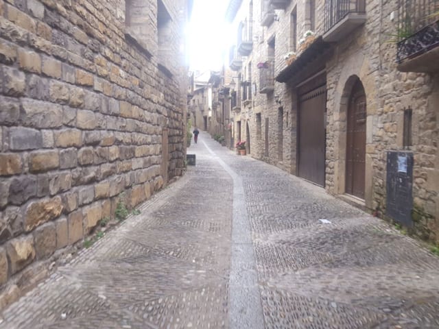 Mora de Nuei