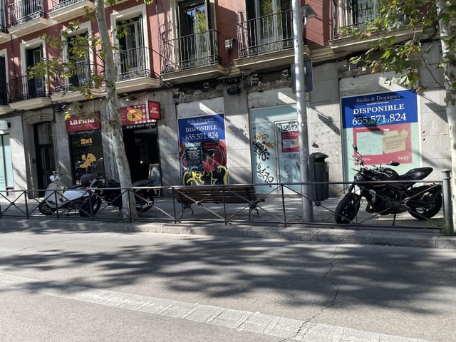 80/20 Vinos Bar